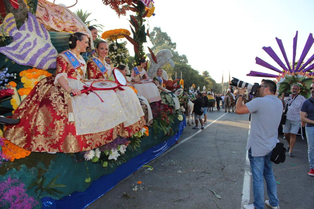 Las falleras de 2017, 2018 y 2019, en la Batalla de Flores