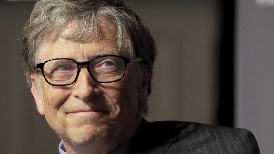 Bill Gates pone a Adolfo Suárez como ejemplo de líder