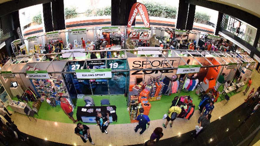 Vista panorámica de la planta baja de la Feria Gran Canaria Expo Deporte.