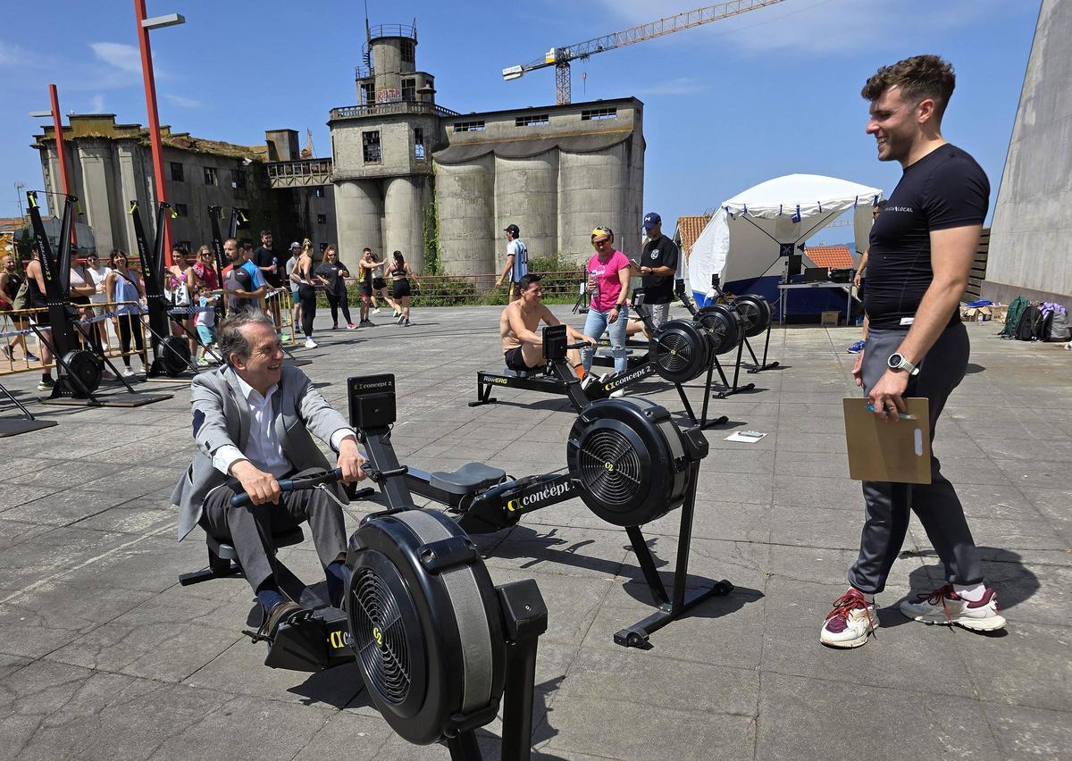 El alcalde, participando de una de las pruebas deportivas del evento