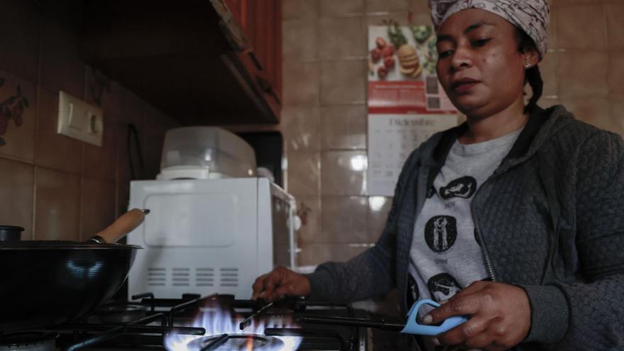 Casi la mitad de los valencianos sufre para llegar a fin de mes