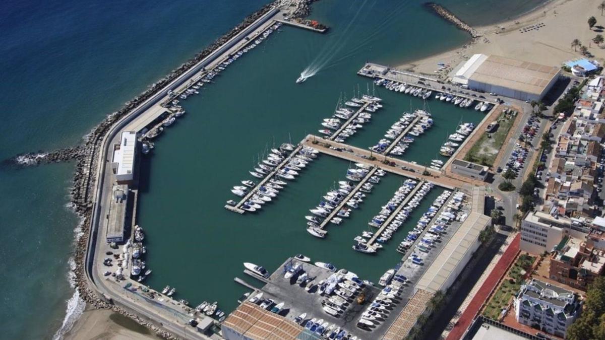 Imagen área del puerto deportivo y pesquero de La Bajadilla, uno de las cuatro marinas de Marbella.