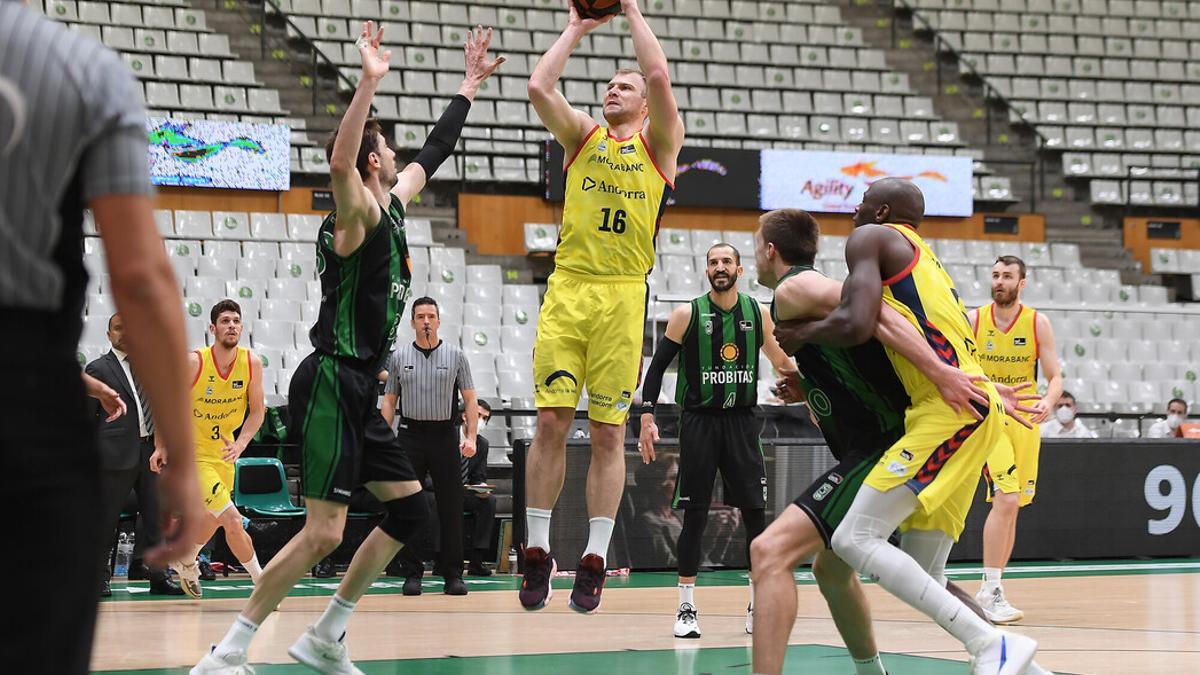 El Joventut echó una mano al Unicaja ganando al Andorra.