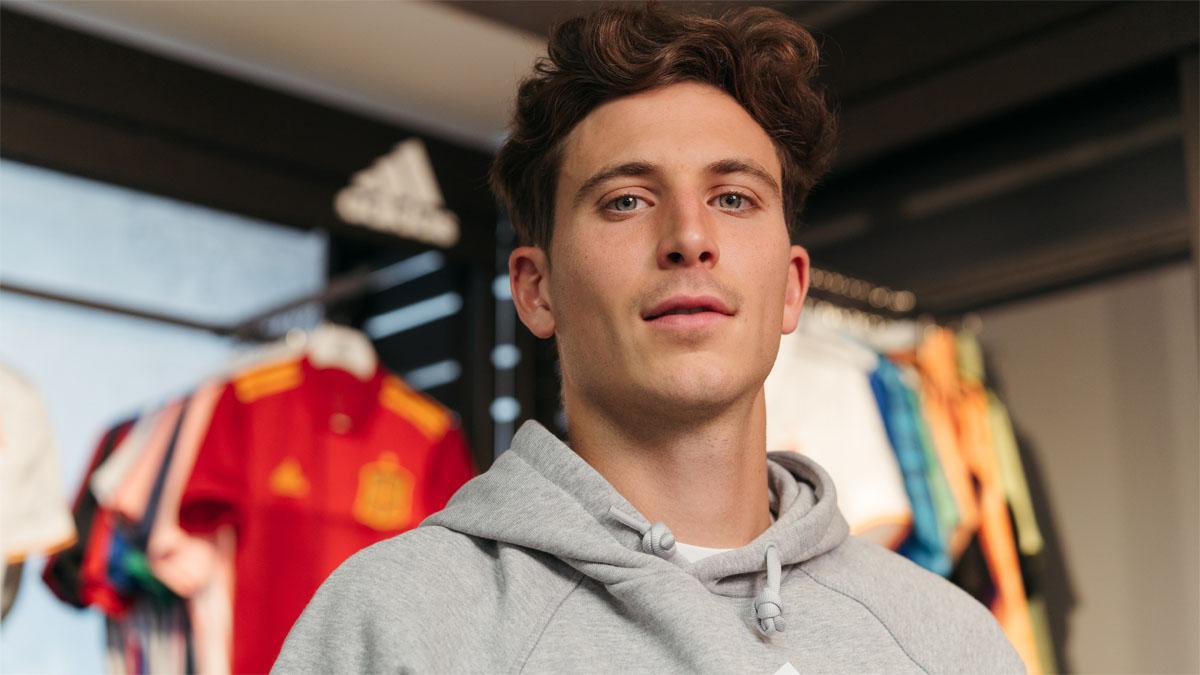 Pau Torres ha 'fichado' por Adidas como apuesta de presente y futuro