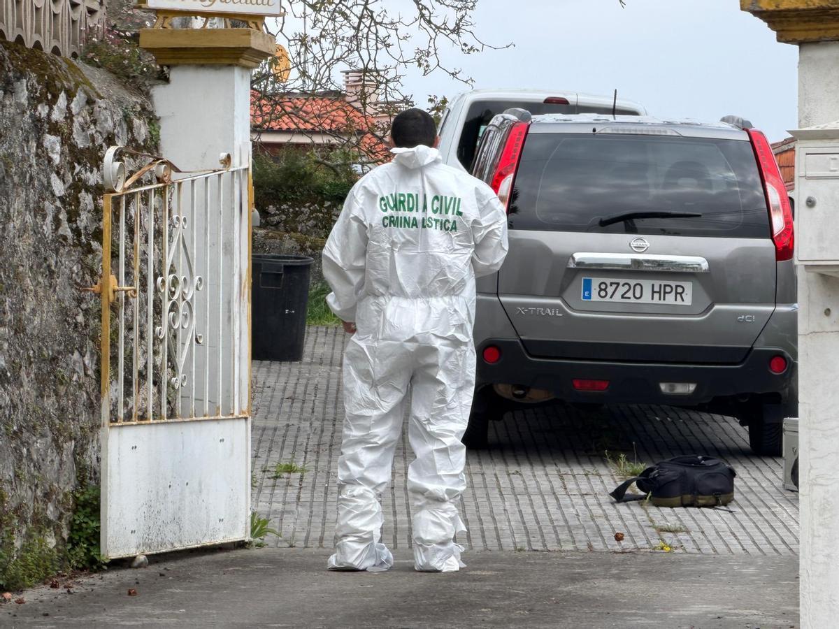 EN IMÁGENES: La Guardia Civil investiga la muerte de José María Úrculo en su casa de Celorio