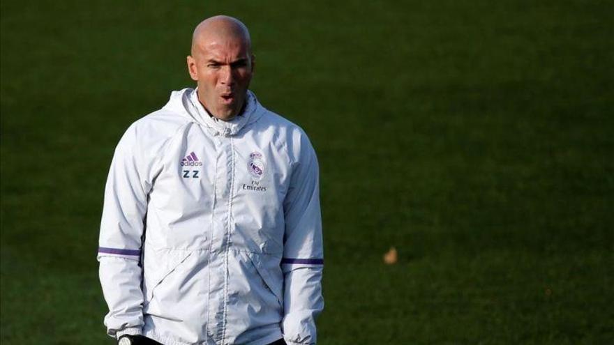 Zidane: &quot;Vamos al Camp Nou con el culo apretado&quot;