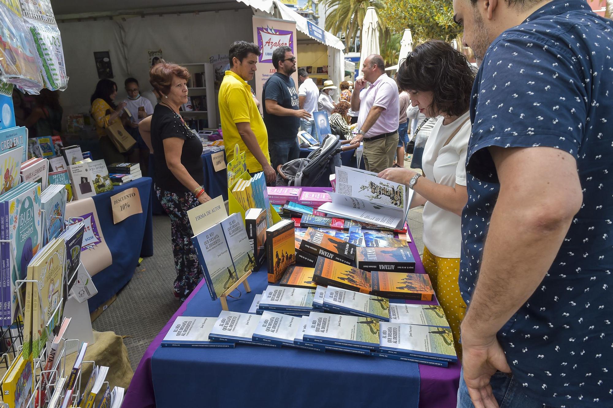 Ambiente en la Feria del Libro en Las Palmas de Gran Canaria (30/05/22)