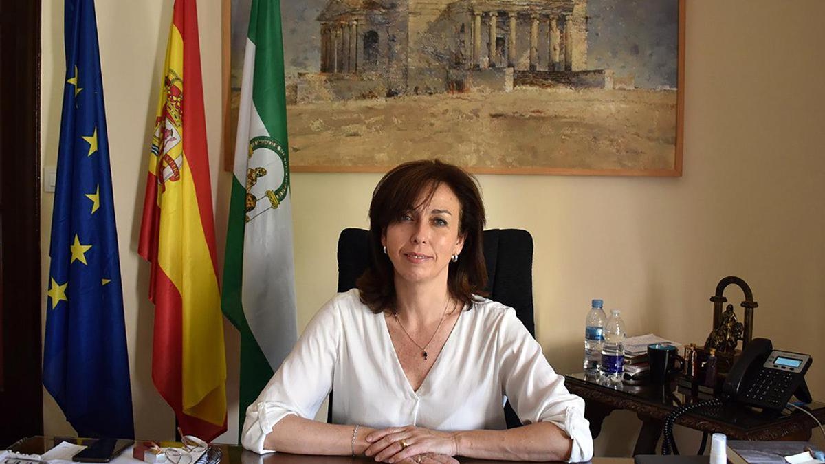 María Lusia Ceballos, alcaldesa de Priego.