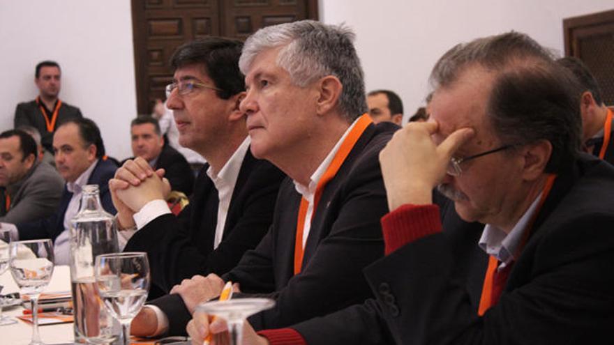 El secretario general de Ciudadanos, Matías Alonso, y Juan Marín en Antequera.