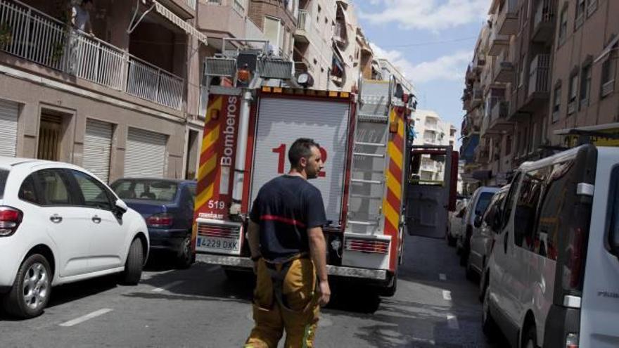 Un incencio calcina la cocina de una vivienda