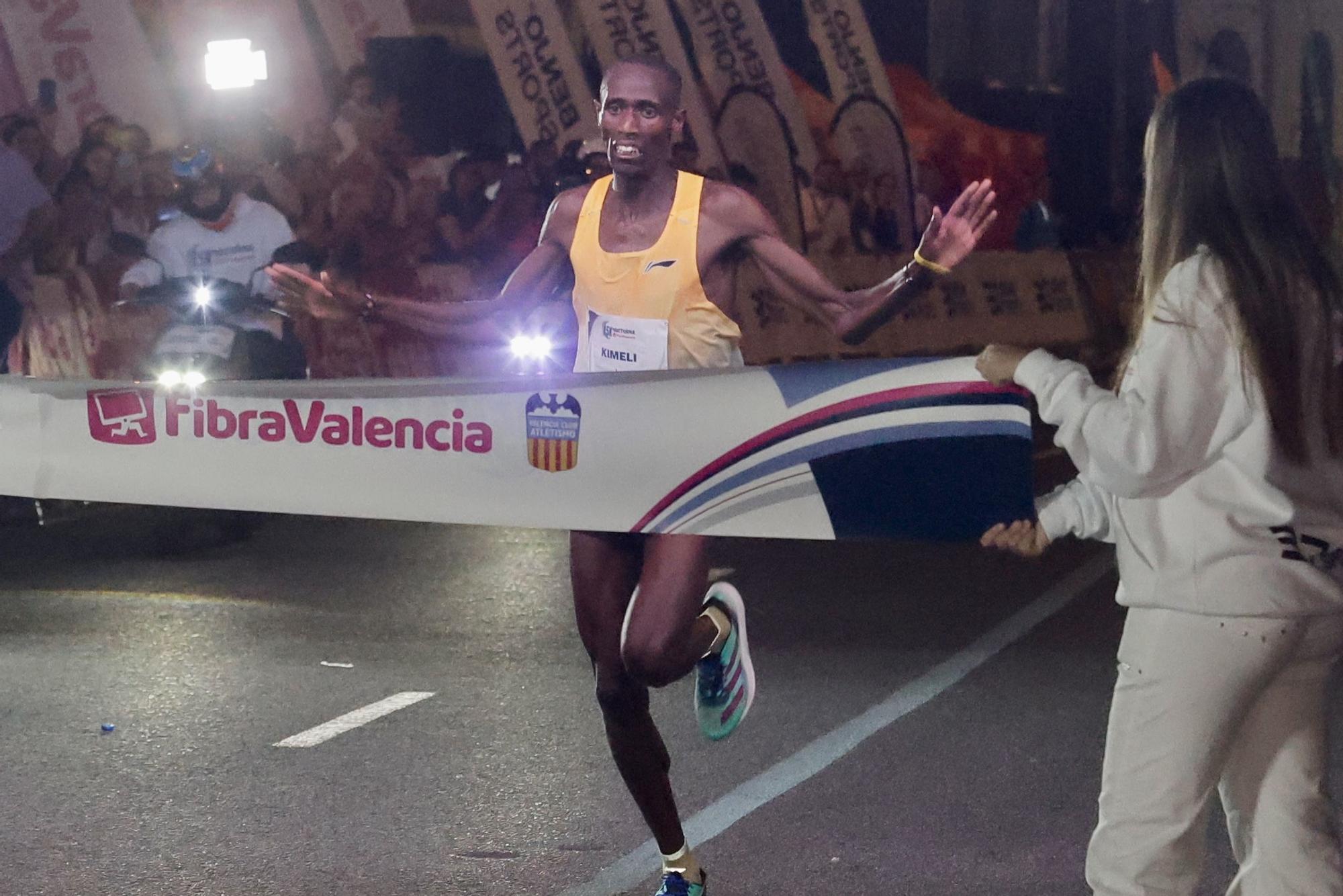 Más de 9.000 participantes toman la salida de la 15K Nocturna Valencia 2023