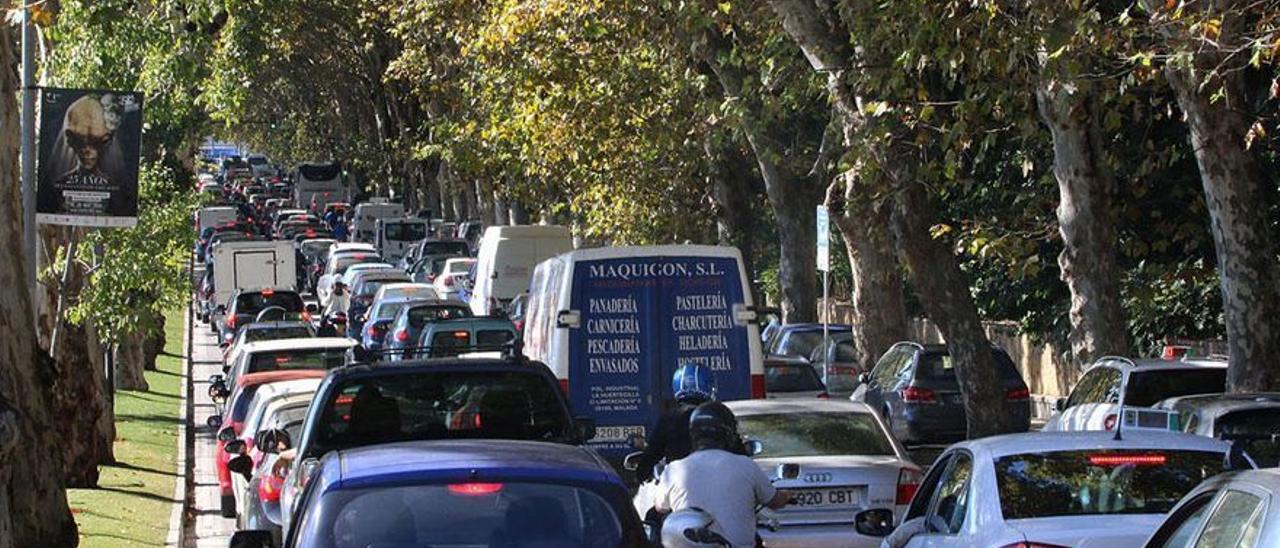 Caravana en el Paseo de los Curas.