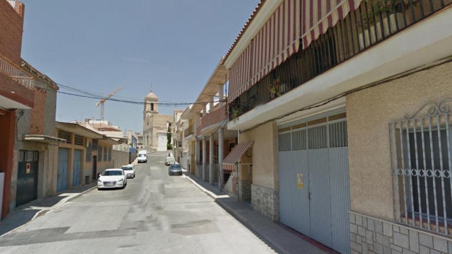 Calle de Archena en la que estaba la casa donde se halló el cuerpo.