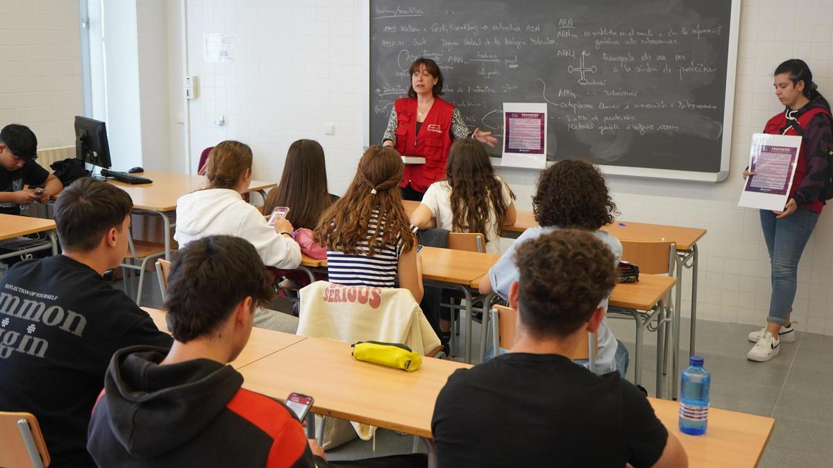 Dinamizadores del programa Ontinyent Participa, en un centro educativo de la ciudad.