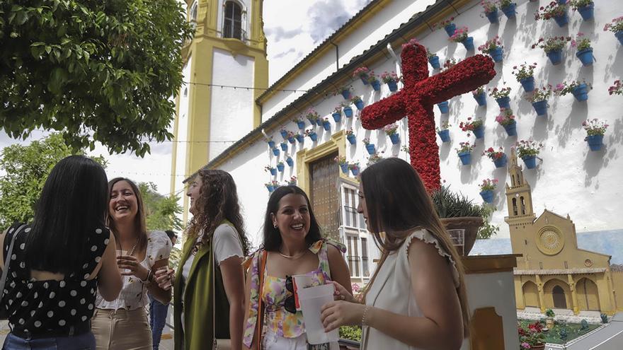 La AAVV Nuevo Cañero ganadora del concurso de cruces de mayo en zonas modernas