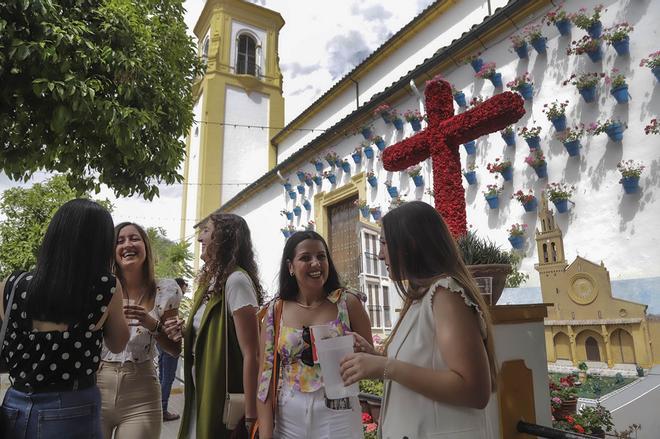 La AAVV Nuevo Cañero ganadora del concurso de Cruces de Mayo en zonas modernas