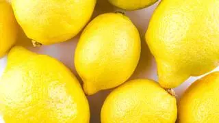 Los seis beneficios (que no conocías) de tomar agua con limón cada día