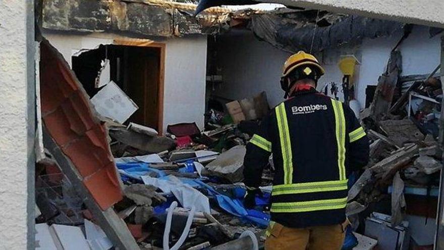 Dos heridos tras derrumbarse una terraza con una piscina portátil en la localidad alicantina de Mutxamel