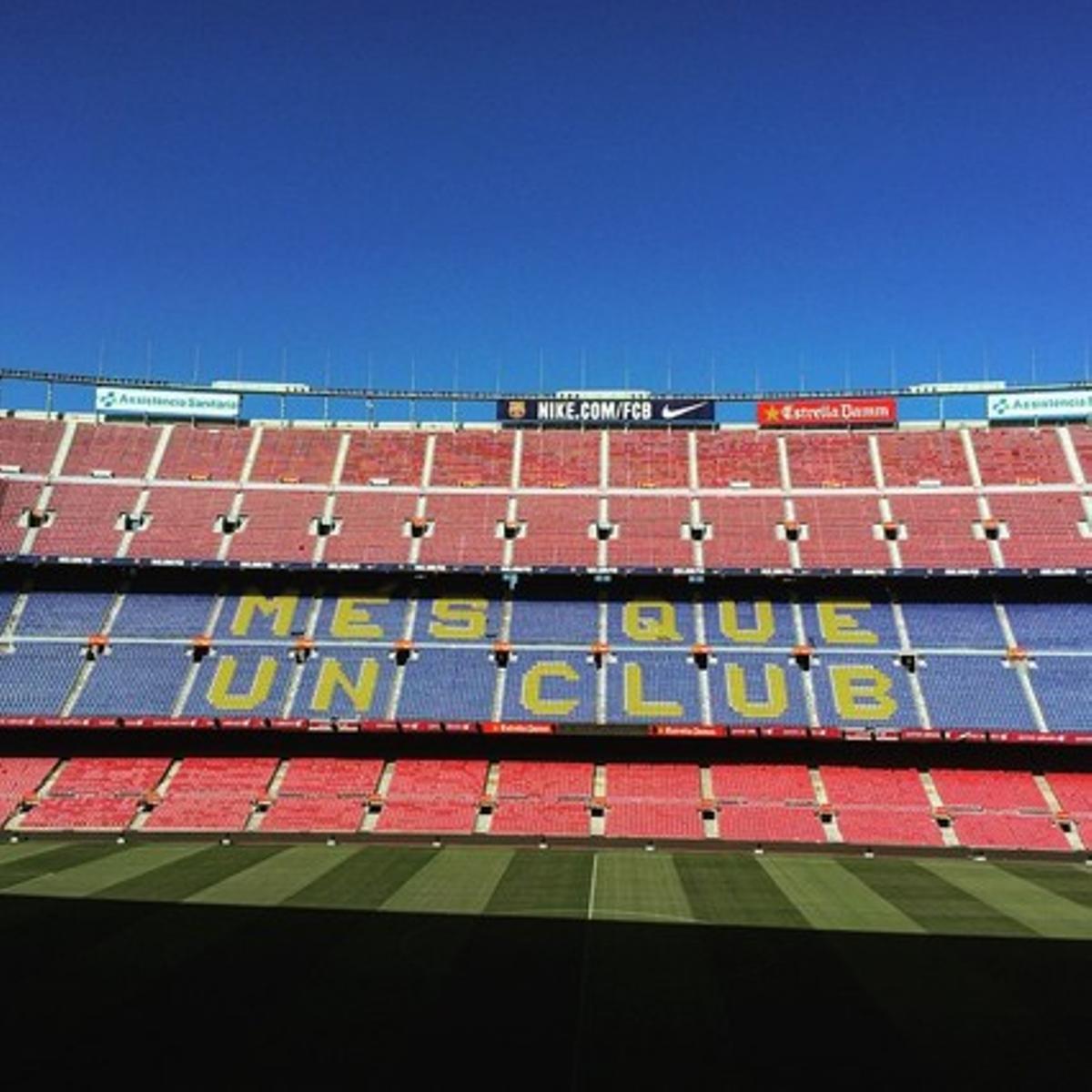 Aspecte d’un Camp Nou que s’omplirà aquest diumenge durant la celebració de l’equip.