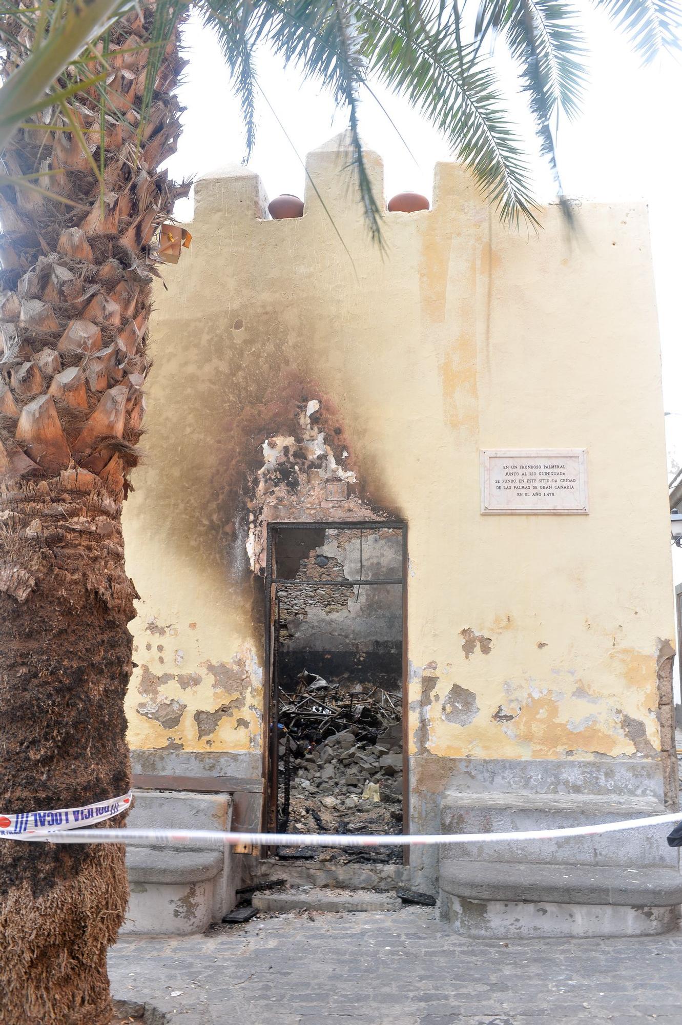 Casa antigua incendiada en Vegueta