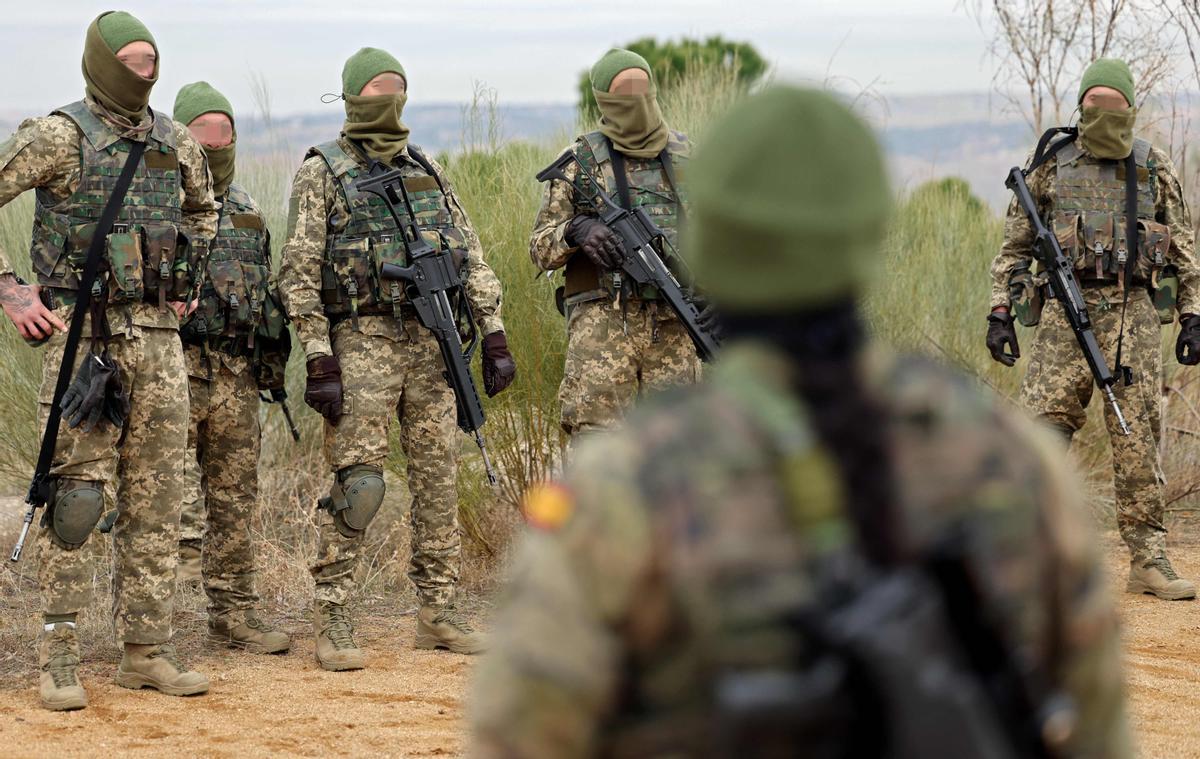Militares españoles están entrenando a un grupo de 400 soldados ucranianos, como parte de la asistencia militar de la UE a Ucrania en medio de la crisis del país con Rusia