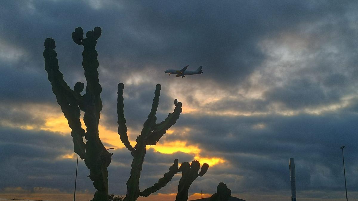 Nubes en el amanecer de invierno este jueves en el sureste de Gran Canaria.