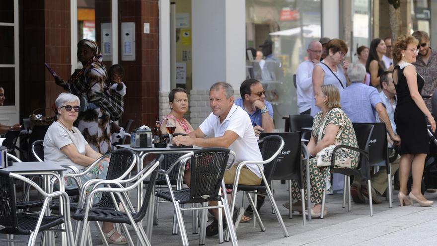 La hostelería impulsa la contratación en Deza y Tabeirós-Montes y el comercio concentra la demanda de empleo