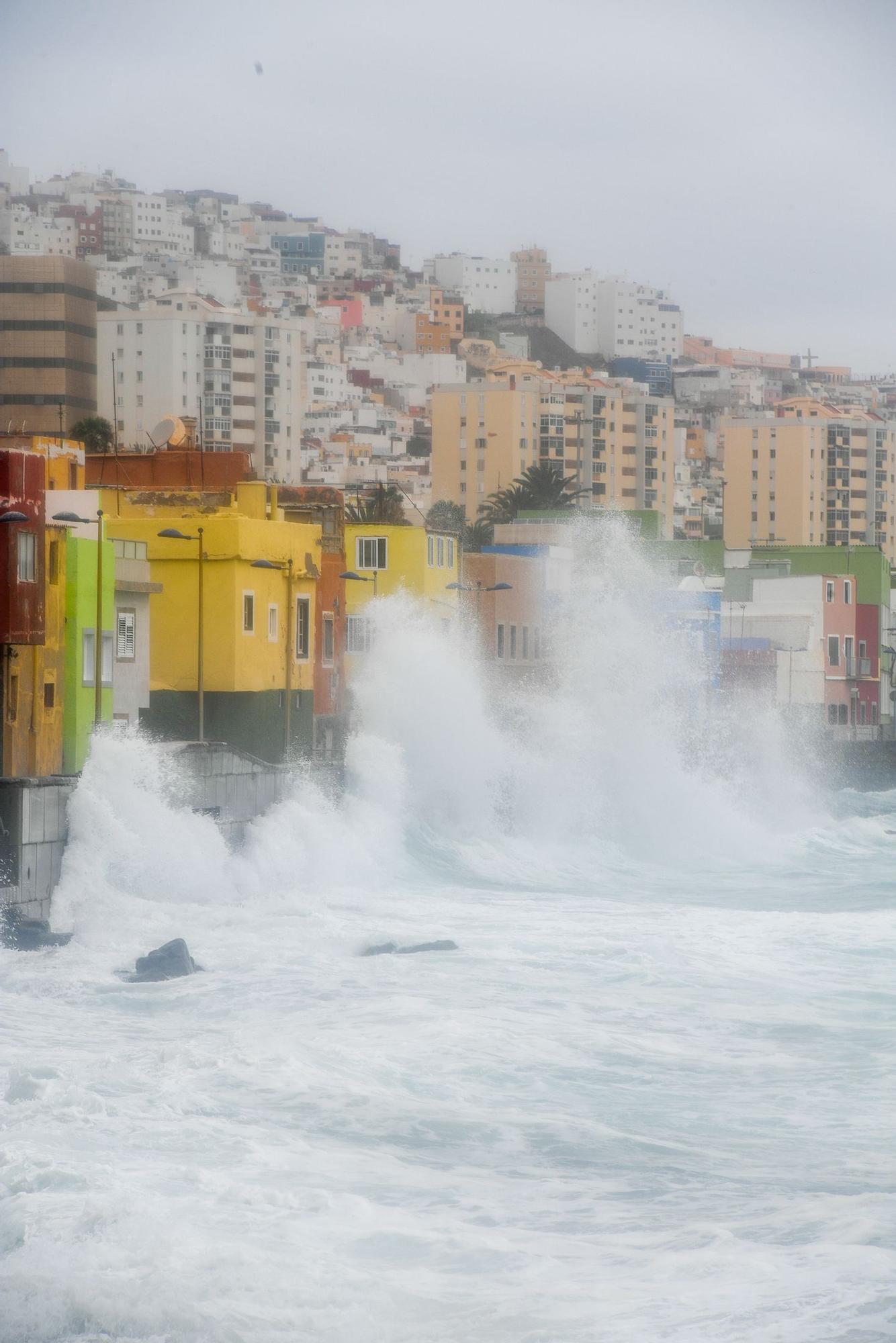 Olas en San Cristóbal, en Las Palmas de Gran Canaria (02/08/2023)