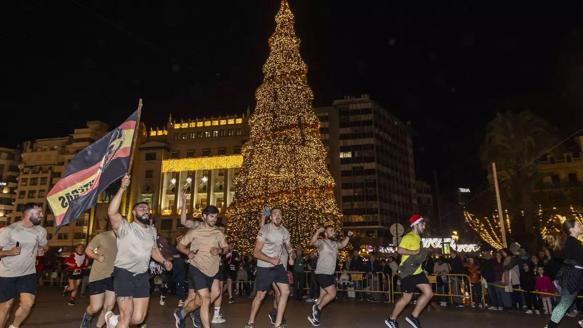 15.000 ‘runners’ despiden el año en la San Silvestre de València más solidaria
