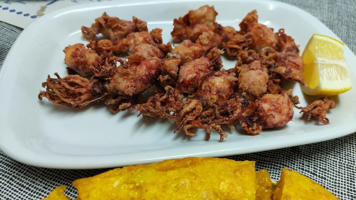 Los chipirones de Rianxo del bar O Pemento, en Rois, Galicia.