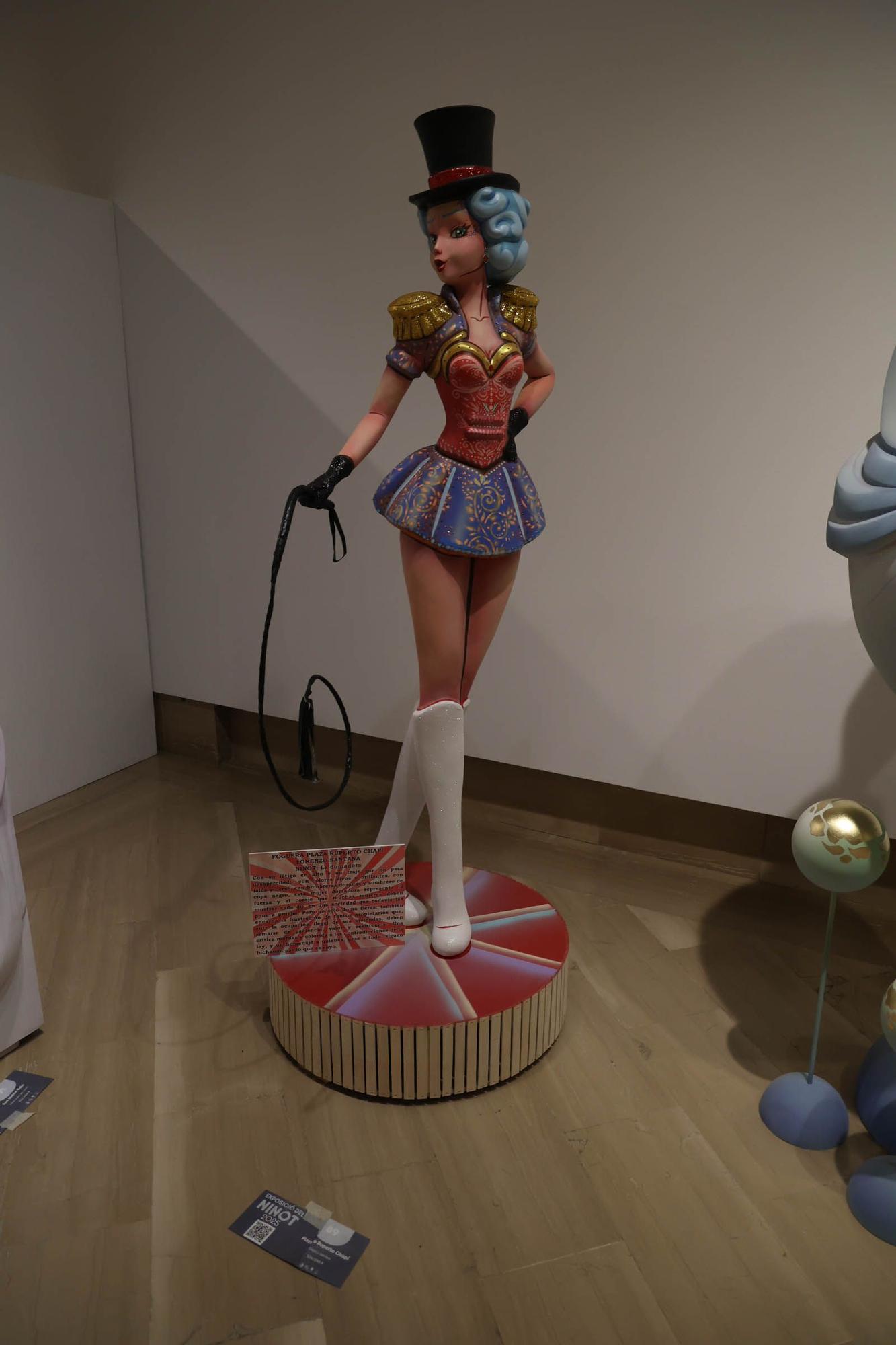 Exposición del Ninot adulto de las hogueras 2025
