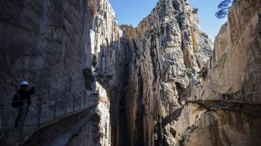 El sendero recorre el Desfiladero de los Gaitanes.