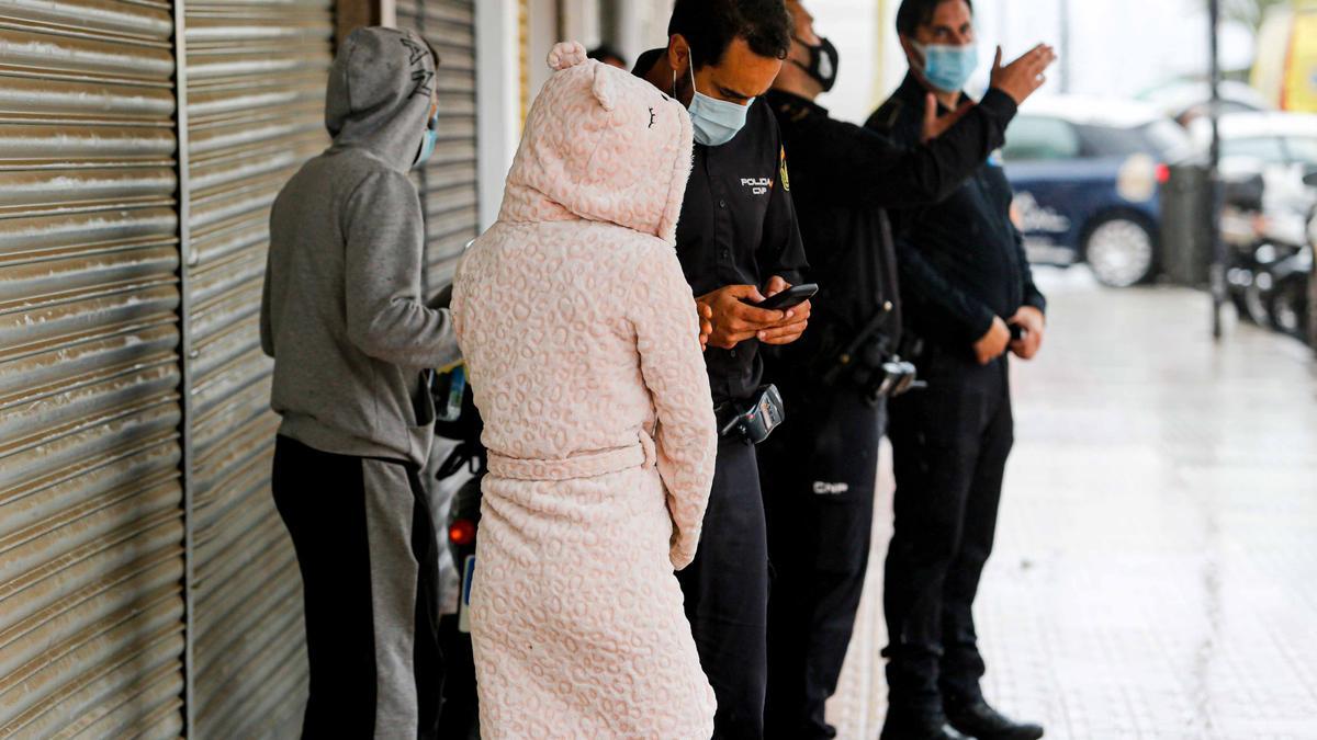 Alarma por un incendio en la cocina de un piso en Ibiza