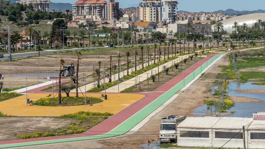 El nuevo tramo del Parque Rambla de Cartagena conecta el Cartagonova con el centro comercial