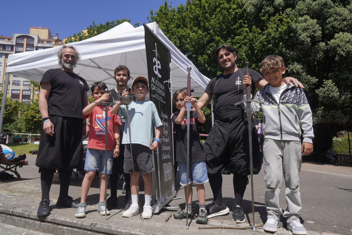 Los vecinos del barrio celebras sus fiestas con actuaciones musicales, deporte y ocio para todos los públicos, una carpa con pulpo y churrasco, además de un food truck, y atracciones de feria. Los vecinos del barrio celebras sus fiestas con actuaciones musicales, deporte y ocio para todos los públicos, una carpa con pulpo y churrasco, además de un food truck, y atracciones de feria.