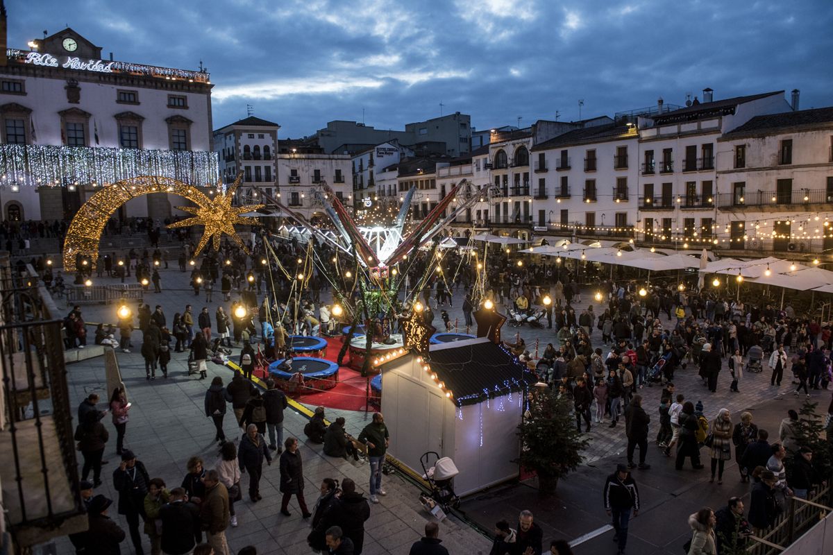 Fotogalería | Cáceres luce en Navidad