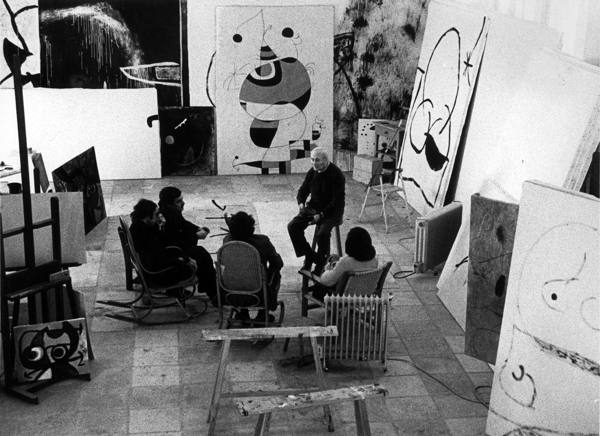 FOTOS | 40 años de  la muere de Joan Miró: su relación con Mallorca, en imágenes