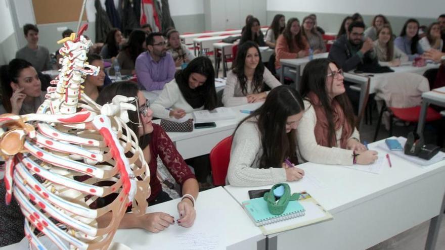 Los alumnos de Enfermería siguen sin conocer dónde realizarán sus prácticas