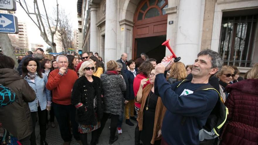 Jueces y fiscales se unen a la protesta por el caos informático