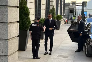 Sánchez admet que va pensar a dimitir i convocar eleccions però "tirar la tovallola no és cap opció"