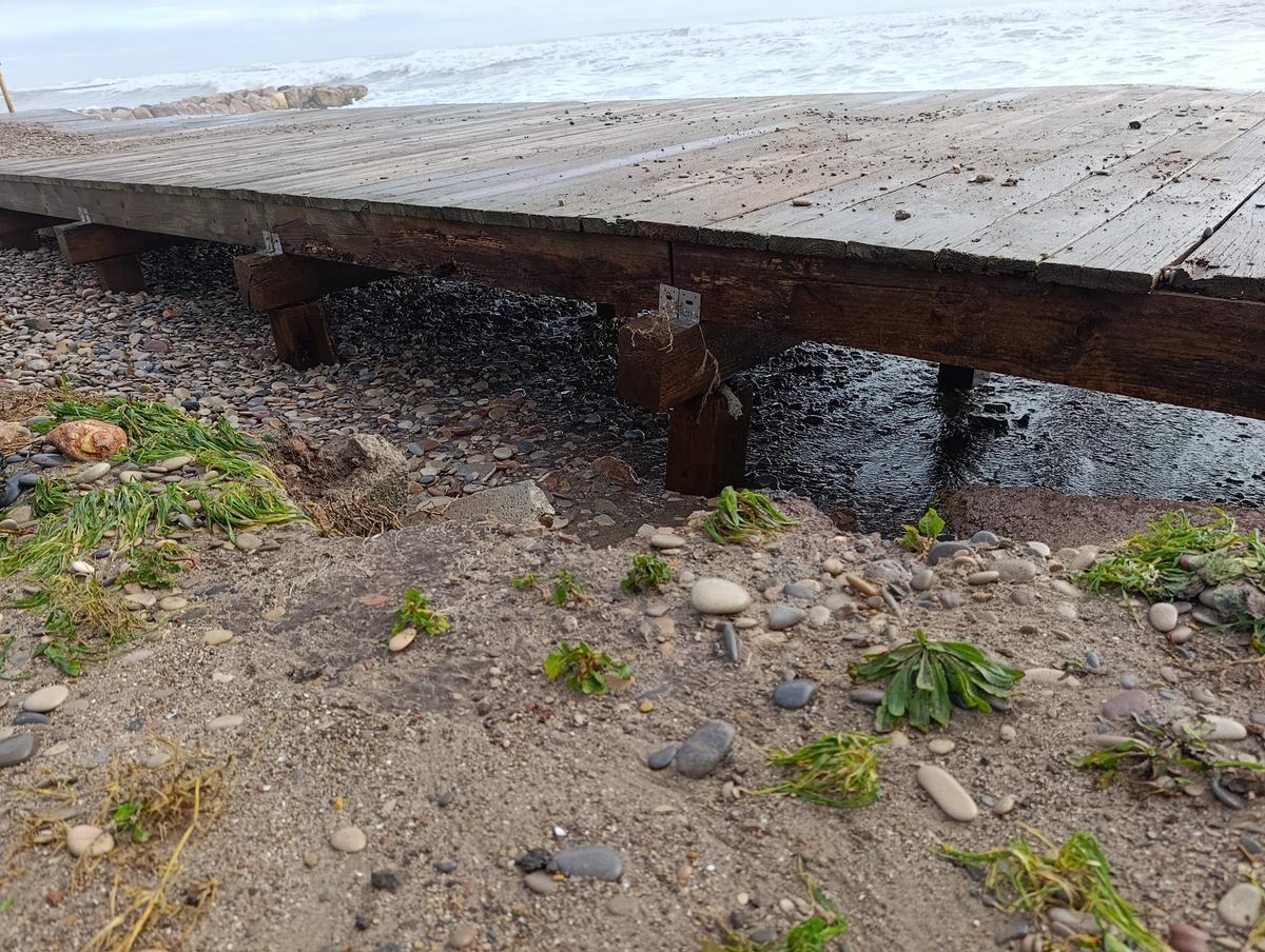 Almenara reclama espigones urgentes tras los graves daños del temporal en la playa Casablanca