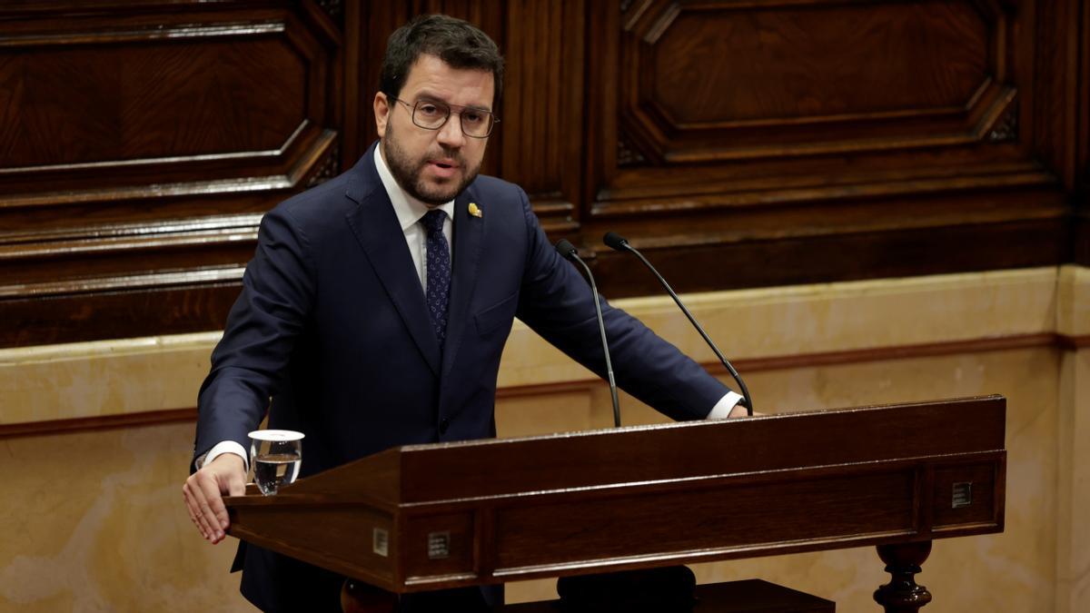 El 'president' de la Generalitat, Pere Aragonès, en el hemiciclo del Parlament.