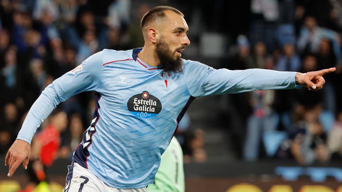 Borja Iglesias celebra un tanto esta temporada