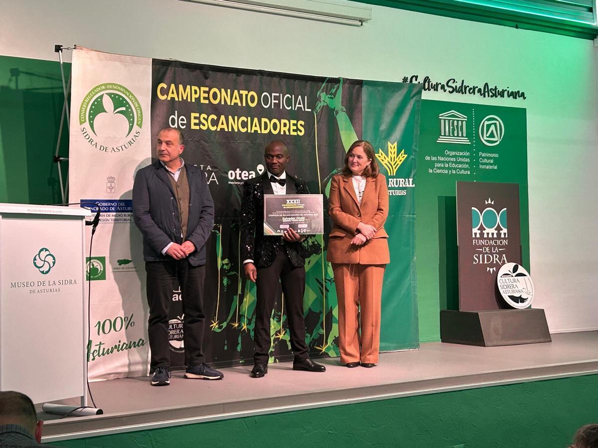 EN IMÁGENES: La 32.ª edición del Campeonato de Escanciadores de Asturias vuelve a coronar a Salvador Ondó