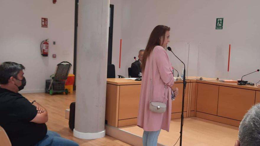 Una testigo alega que Herrera le envió mensajes con insinuaciones sexuales