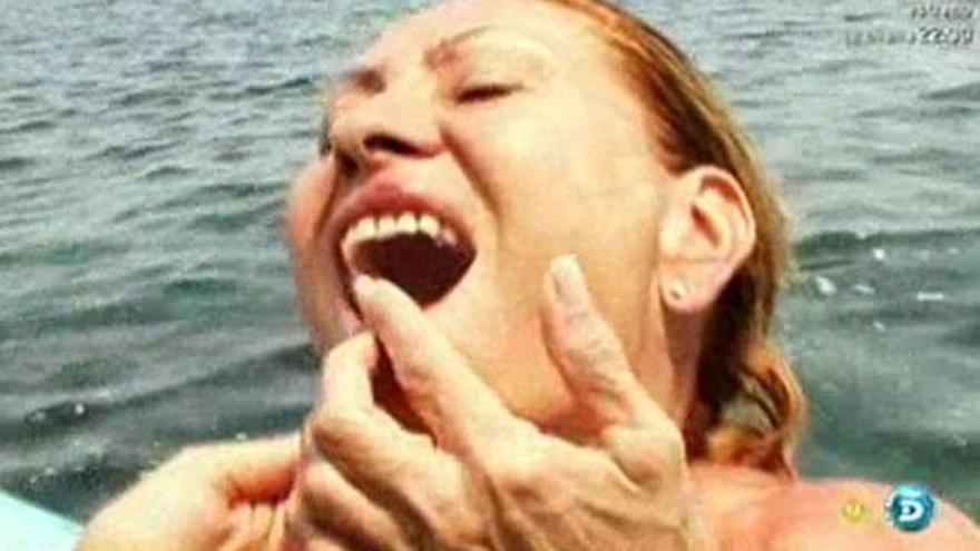 Rosa Benito se rompe el labio.