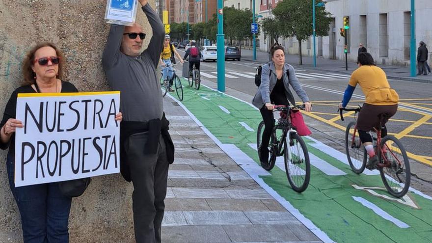 Los ciclistas piden dar continuidad al carril bici de Echegaray de Zaragoza