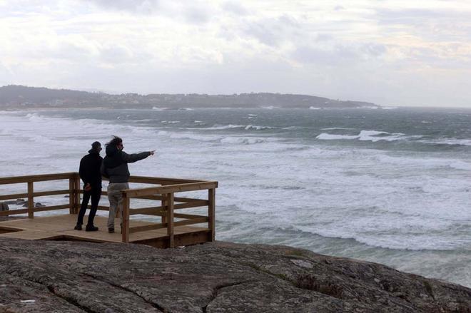 La borrasca Claudia llega a Galicia con fuertes vientos y temporal en el mar