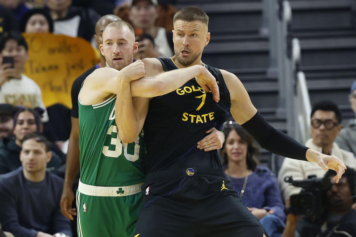 Kristaps Porzingis, en su debut con los Warriors