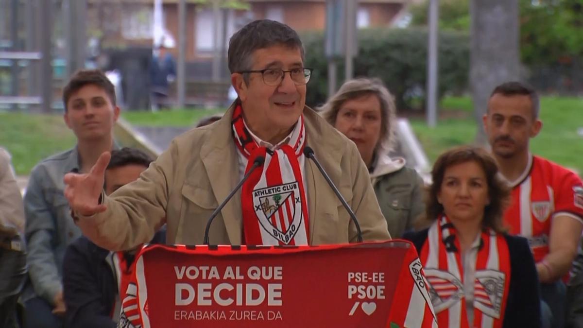 Patxi López pide "sacar" a Alfonso Serrano de una política que "denigra"